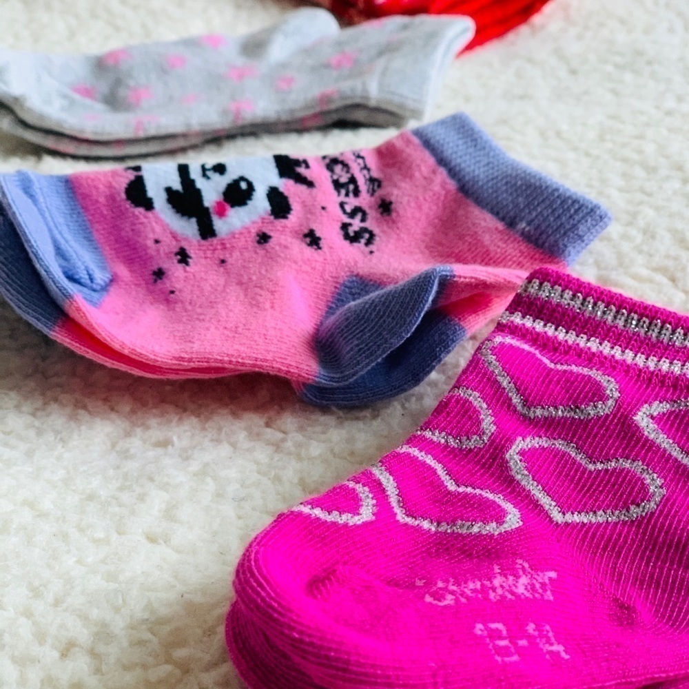 NWOT baby socks 10 pairs size 2 —18 months